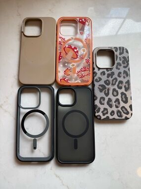 5 iPhone 15 Pro (NOT Plus) MagSafe Cases - 2 otterbox, 1 pop socket, 2 generic.